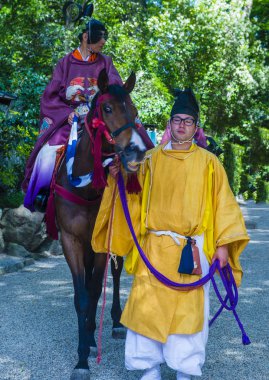 Kyoto - 15 Mayıs: Kyoto, Japonya üzerinde 15 Mayıs 2018 Aoi Matsuri katılımcılar. AOI Mastsuri tarihlerinde Kyoto, Japonya'da üç ana yıllık festivaller biridir