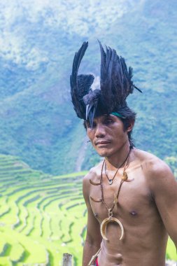 Banaue, Filipinler - Mayıs 02: Banaue 02 Mayıs 2018 Filipinler Ifugao azınlık bir adam portresi. Kuzey Filipinler dağların çoğunlukla canlı Ifugao azınlık