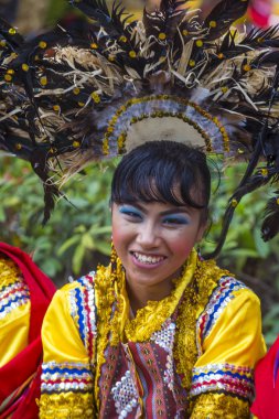 Manila, Filipinler - 27 Nisan: Aliwan fiesta Manila Filipinler üzerinde 27 Nisan 2018 yılında katılımcı. Aliwan Fiesta farklı kültürel festivaller Filipinler toplar yıllık bir olaydır