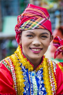 Manila, Filipinler - 27 Nisan: Aliwan fiesta Manila Filipinler üzerinde 27 Nisan 2018 yılında katılımcı. Aliwan Fiesta farklı kültürel festivaller Filipinler toplar yıllık bir olaydır