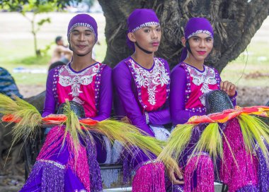 Manila, Filipinler - 27 Nisan: Aliwan fiesta üzerinde 27 Nisan 2018 Manila Filipinler katılımcılar. Aliwan Fiesta farklı kültürel festivaller Filipinler toplar yıllık bir olaydır