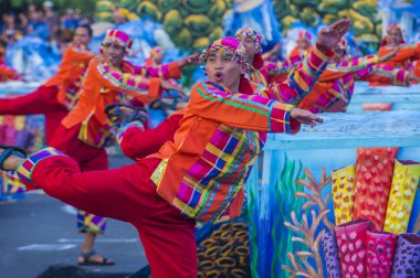 Manila, Filipinler - 27 Nisan: Aliwan fiesta üzerinde 27 Nisan 2018 Manila Filipinler katılımcılar. Aliwan Fiesta farklı kültürel festivaller Filipinler toplar yıllık bir olaydır