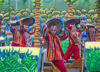 Manila, Filipinler - 27 Nisan: Aliwan fiesta üzerinde 27 Nisan 2018 Manila Filipinler katılımcılar. Aliwan Fiesta farklı kültürel festivaller Filipinler toplar yıllık bir olaydır