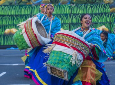 Manila, Filipinler - 27 Nisan: Aliwan fiesta üzerinde 27 Nisan 2018 Manila Filipinler katılımcılar. Aliwan Fiesta farklı kültürel festivaller Filipinler toplar yıllık bir olaydır