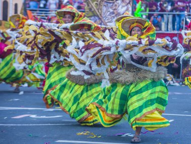 Manila, Filipinler - 27 Nisan: Aliwan fiesta üzerinde 27 Nisan 2018 Manila Filipinler katılımcılar. Aliwan Fiesta farklı kültürel festivaller Filipinler toplar yıllık bir olaydır