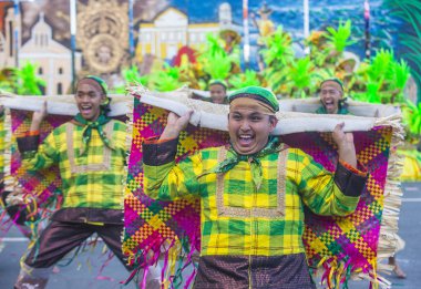 Manila, Filipinler - 27 Nisan: Aliwan fiesta üzerinde 27 Nisan 2018 Manila Filipinler katılımcılar. Aliwan Fiesta farklı kültürel festivaller Filipinler toplar yıllık bir olaydır