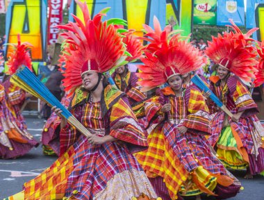 Manila, Filipinler - 27 Nisan: Aliwan fiesta üzerinde 27 Nisan 2018 Manila Filipinler katılımcılar. Aliwan Fiesta farklı kültürel festivaller Filipinler toplar yıllık bir olaydır