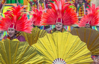 Manila, Filipinler - 27 Nisan: Aliwan fiesta üzerinde 27 Nisan 2018 Manila Filipinler katılımcılar. Aliwan Fiesta farklı kültürel festivaller Filipinler toplar yıllık bir olaydır