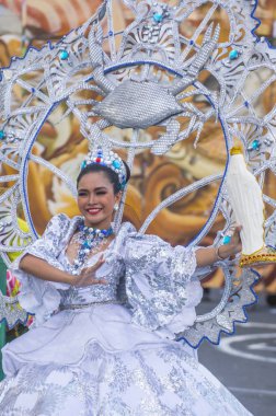 Manila, Filipinler - 27 Nisan: Aliwan fiesta üzerinde 27 Nisan 2018 Manila Filipinler katılımcılar. Aliwan Fiesta farklı kültürel festivaller Filipinler toplar yıllık bir olaydır