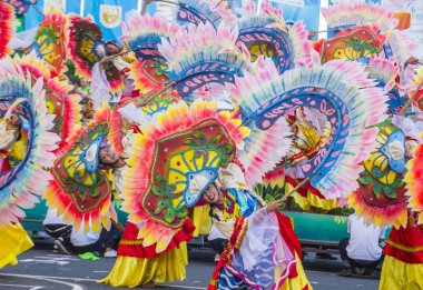 Manila, Filipinler - 27 Nisan: Aliwan fiesta üzerinde 27 Nisan 2018 Manila Filipinler katılımcılar. Aliwan Fiesta farklı kültürel festivaller Filipinler toplar yıllık bir olaydır