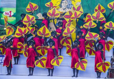 Manila, Filipinler - 27 Nisan: Aliwan fiesta üzerinde 27 Nisan 2018 Manila Filipinler katılımcılar. Aliwan Fiesta farklı kültürel festivaller Filipinler toplar yıllık bir olaydır