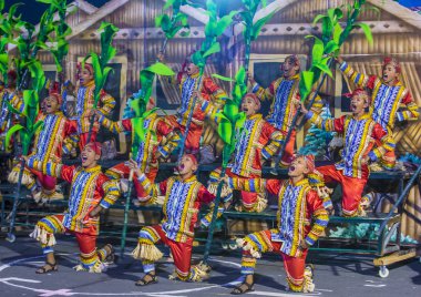 Manila, Filipinler - 27 Nisan: Aliwan fiesta üzerinde 27 Nisan 2018 Manila Filipinler katılımcılar. Aliwan Fiesta farklı kültürel festivaller Filipinler toplar yıllık bir olaydır