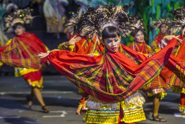 Manila, Filipinler - 27 Nisan: Aliwan fiesta üzerinde 27 Nisan 2018 Manila Filipinler katılımcılar. Aliwan Fiesta farklı kültürel festivaller Filipinler toplar yıllık bir olaydır
