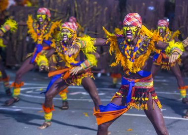 Manila, Filipinler - 27 Nisan: Aliwan fiesta üzerinde 27 Nisan 2018 Manila Filipinler katılımcılar. Aliwan Fiesta farklı kültürel festivaller Filipinler toplar yıllık bir olaydır