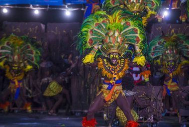 Manila, Filipinler - 27 Nisan: Aliwan fiesta üzerinde 27 Nisan 2018 Manila Filipinler katılımcılar. Aliwan Fiesta farklı kültürel festivaller Filipinler toplar yıllık bir olaydır