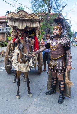 Boac, Filipinler - 30 Mart: Katılımcı Boac Marinduque adası Filipinler Moriones Festivali. Anualy kutsal hafta düzenlenen Moriones Festivali 