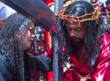 Boac, Filipinler - 30 Mart: Katılımcılar Boac Marinduque Moriones Festivali Türkiye ada. Anualy kutsal hafta düzenlenen Moriones Festivali 