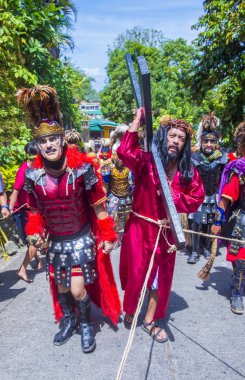 Boac, Filipinler - 30 Mart: Katılımcılar Boac Marinduque Moriones Festivali Türkiye ada. Anualy kutsal hafta düzenlenen Moriones Festivali 