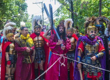 Boac, Filipinler - 30 Mart: Katılımcılar Boac Marinduque Moriones Festivali Türkiye ada. Anualy kutsal hafta düzenlenen Moriones Festivali 