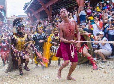 Boac, Filipinler - 30 Mart: Katılımcılar Boac Marinduque Moriones Festivali Türkiye ada. Anualy kutsal hafta düzenlenen Moriones Festivali 