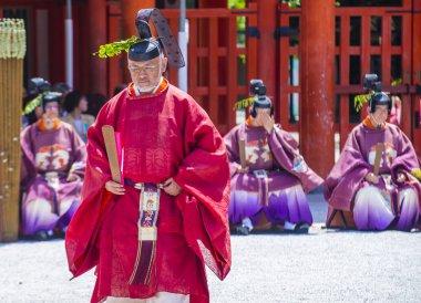 Kyoto - 15 Mayıs: Kyoto, Japonya üzerinde 15 Mayıs 2018 Aoi Matsuri katılımcılar. AOI Mastsuri tarihlerinde Kyoto, Japonya'da üç ana yıllık festivaller biridir