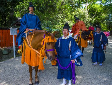 Kyoto - 15 Mayıs: Kyoto, Japonya üzerinde 15 Mayıs 2018 Aoi Matsuri katılımcılar. AOI Mastsuri tarihlerinde Kyoto, Japonya'da üç ana yıllık festivaller biridir