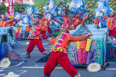 Manila, Filipinler - 27 Nisan: Aliwan fiesta üzerinde 27 Nisan 2018 Manila Filipinler katılımcılar. Aliwan Fiesta farklı kültürel festivaller Filipinler toplar yıllık bir olaydır