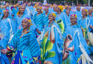 Manila, Filipinler - 27 Nisan: Aliwan fiesta üzerinde 27 Nisan 2018 Manila Filipinler katılımcılar. Aliwan Fiesta farklı kültürel festivaller Filipinler toplar yıllık bir olaydır