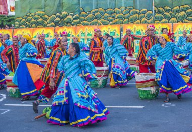 Manila, Filipinler - 27 Nisan: Aliwan fiesta üzerinde 27 Nisan 2018 Manila Filipinler katılımcılar. Aliwan Fiesta farklı kültürel festivaller Filipinler toplar yıllık bir olaydır