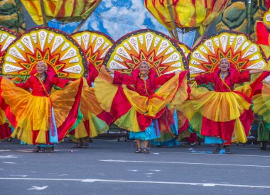 Manila, Filipinler - 27 Nisan: Aliwan fiesta üzerinde 27 Nisan 2018 Manila Filipinler katılımcılar. Aliwan Fiesta farklı kültürel festivaller Filipinler toplar yıllık bir olaydır
