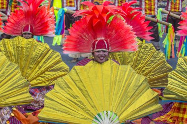 Manila, Filipinler - 27 Nisan: Aliwan fiesta üzerinde 27 Nisan 2018 Manila Filipinler katılımcılar. Aliwan Fiesta farklı kültürel festivaller Filipinler toplar yıllık bir olaydır