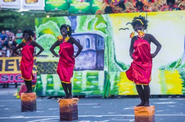 Manila, Filipinler - 27 Nisan: Aliwan fiesta üzerinde 27 Nisan 2018 Manila Filipinler katılımcılar. Aliwan Fiesta farklı kültürel festivaller Filipinler toplar yıllık bir olaydır