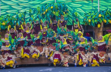 Manila, Filipinler - 27 Nisan: Aliwan fiesta üzerinde 27 Nisan 2018 Manila Filipinler katılımcılar. Aliwan Fiesta farklı kültürel festivaller Filipinler toplar yıllık bir olaydır