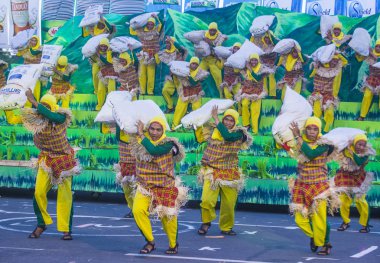 Manila, Filipinler - 27 Nisan: Aliwan fiesta üzerinde 27 Nisan 2018 Manila Filipinler katılımcılar. Aliwan Fiesta farklı kültürel festivaller Filipinler toplar yıllık bir olaydır