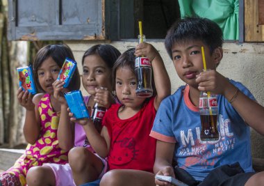 Banaue, Filipinler - Mayıs 02: Banaue 02 Mayıs 2018 Filipinler azınlıkta Ifugao çocuklar. Kuzey Filipinler dağların çoğunlukla canlı Ifugao azınlık