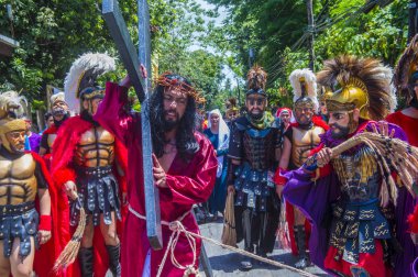 Boac, Filipinler - 30 Mart: Katılımcılar Boac Marinduque Moriones Festivali Türkiye ada. Anualy kutsal hafta düzenlenen Moriones Festivali 