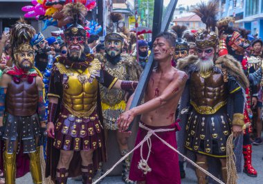 Boac, Filipinler - 30 Mart: Katılımcılar Boac Marinduque Moriones Festivali Türkiye ada. Anualy kutsal hafta düzenlenen Moriones Festivali 