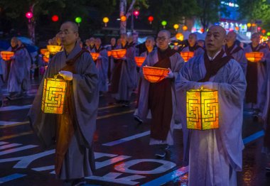 Seoul - 10 Mayıs: Katılımcılar bir geçit töreni sırasında Lotus Lantern Festivali Seul, Kore üzerinde 10 Mayıs 2018 yılında festival bir Buda'nın Doğum kutlamasıdır