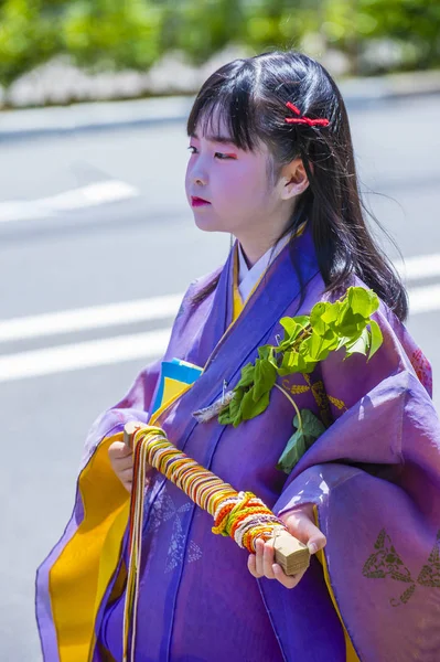 2018에 일본에서 아오이 축제에서 참가자 아오이 Mastsuri은 교토에서에서 — 스톡 사진