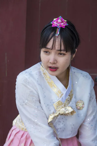 Seoul Maio Mulher Coreana Vestindo Vestido Hanbok Coréia Sul Maio — Fotografia de Stock