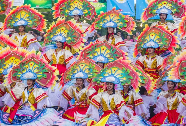Manila Filipíny Dubna Účastníci Aliwan Fiesta Manile Filipínách Dubna 2018 — Stock fotografie