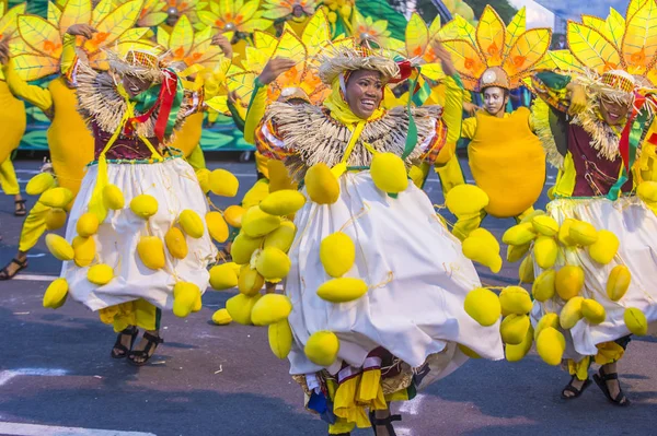 Manila Philippines Апреля Участники Фиесты Aliwan Маниле Филиппины Апреля 2018 — стоковое фото