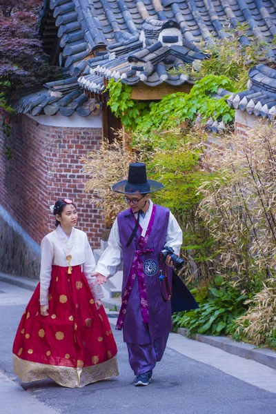 Seoul May Korean Couple Wearing Hanbok Dress Seoul Korea May — Stock Photo, Image