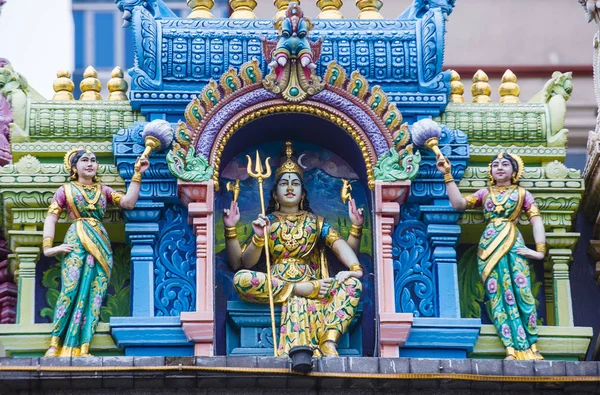 シンガポール シンガポールのリトル インディアにスリ ヴィラマカリアマン寺院の彫像 2018 日それはシンガポールで最古の寺院の一つ — ストック写真