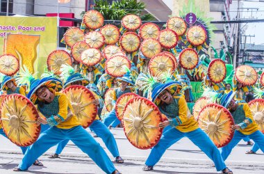 Iloilo, Filipinler - 28 Ocak: Dinagyang Festivali 28 Ocak 2018 üzerinde Iloilo Filipinler katılımcılar. Santo Nino onur dini ve kültürel festival Dinagyang olduğunu