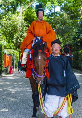 Kyoto - 15 Mayıs: Kyoto, Japonya üzerinde 15 Mayıs 2018 Aoi Matsuri katılımcılar. AOI Mastsuri tarihlerinde Kyoto, Japonya'da üç ana yıllık festivaller biridir