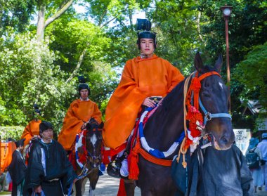 Kyoto - 15 Mayıs: Kyoto, Japonya üzerinde 15 Mayıs 2018 Aoi Matsuri katılımcılar. AOI Mastsuri tarihlerinde Kyoto, Japonya'da üç ana yıllık festivaller biridir