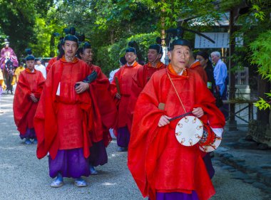 Kyoto - 15 Mayıs: Kyoto, Japonya üzerinde 15 Mayıs 2018 Aoi Matsuri katılımcılar. AOI Mastsuri tarihlerinde Kyoto, Japonya'da üç ana yıllık festivaller biridir