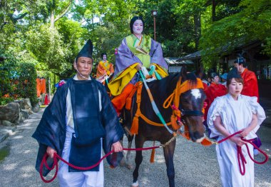 Kyoto - 15 Mayıs: Kyoto, Japonya üzerinde 15 Mayıs 2018 Aoi Matsuri katılımcılar. AOI Mastsuri tarihlerinde Kyoto, Japonya'da üç ana yıllık festivaller biridir