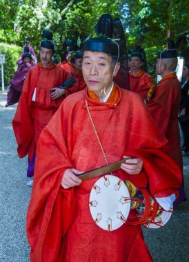 Kyoto - 15 Mayıs: Kyoto, Japonya üzerinde 15 Mayıs 2018 Aoi Matsuri katılımcılar. AOI Mastsuri tarihlerinde Kyoto, Japonya'da üç ana yıllık festivaller biridir